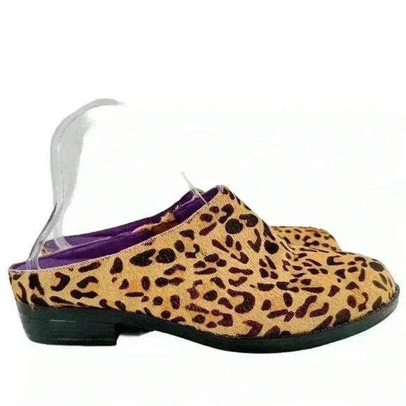 David Tate flats size 8.5 W brown cheetah print calf hair slip on mules clogs - Picture 1 of 13